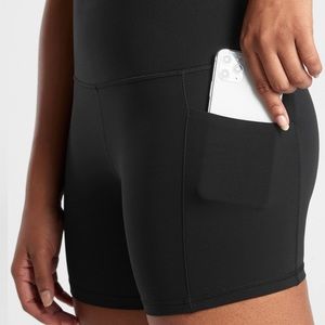 Athleta Salutation II 5” shorts